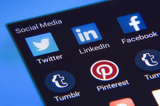 Social media branding